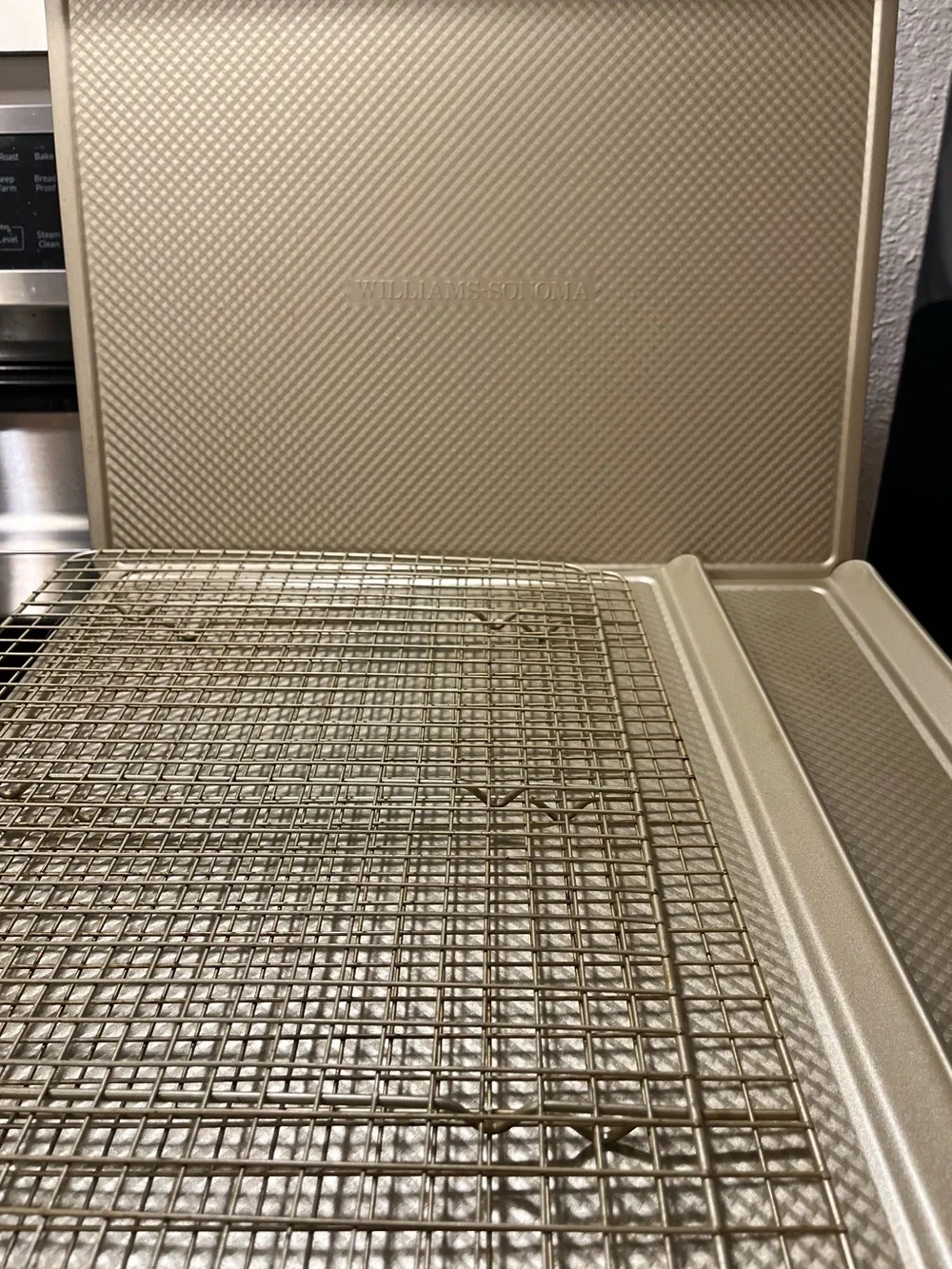 Williams Sonoma Goldtouch Pro Nonstick Cookie Sheets X 3 with 1 cooling rack